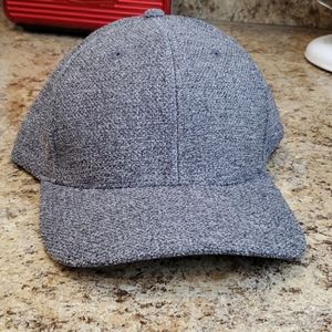 NWOT Gray Melange FlexFit Fitted Hat Big
